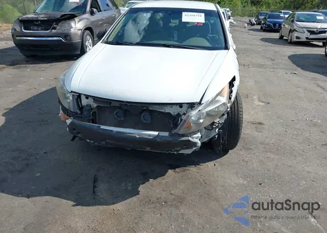 2010 Honda Accord 2.4 Lx z USA, uszkodzony, nr VIN 1HGCP2F33AA013876